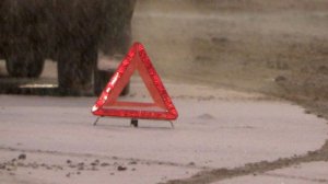 Грузовик загорелся после падения с моста в Бурятии