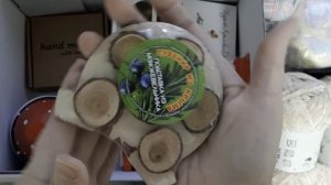 Предновогодняя ярмарка. Очень много подарков.