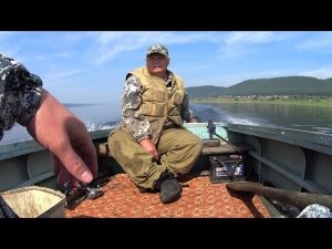 Как ловят ХАРИУСА в СИБИРИ