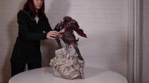 Распаковка фигурки Алексиоса из Assassin's Creed: Odyssey.
