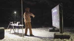 Кемпинг в условиях сильного снегопада с роскошным автодомом