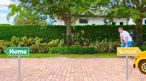 Настя показывает что знания в школе важнее внешнего вида