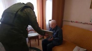 Участники спецоперации поздравили с Новым годом ветеранов Великой Отечественной войны.