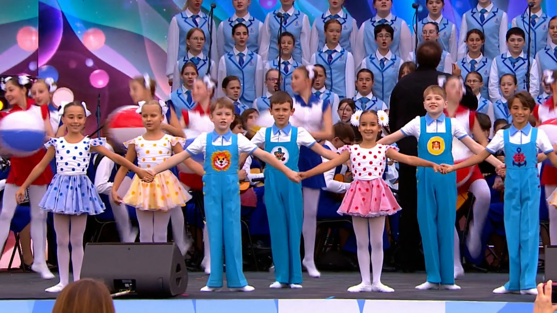 «ДЕТСТВО – ЭТО МЫ», Ансамбль имени Локтева. "CHILDHOOD IS US", Loktev Ensemble. смотреть онлайн