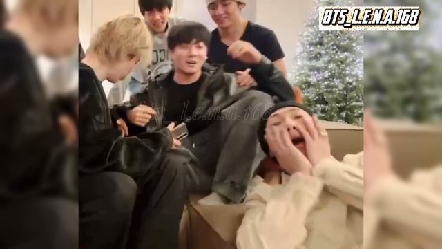 BTS встретили Новый Год с нами 31.12.2025 смотреть онлайн