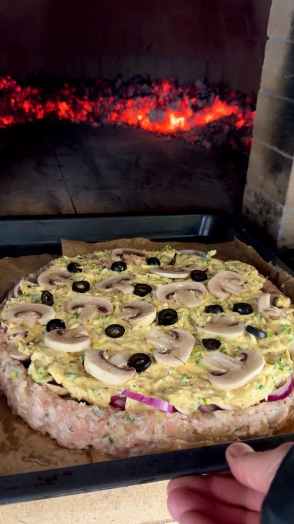 Мясная пицца на новый год смотреть онлайн