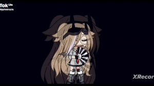 ставит лайки 👍