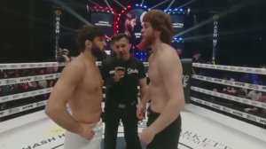 Арман Царукян против Шара Буллет грепллинг-схватка