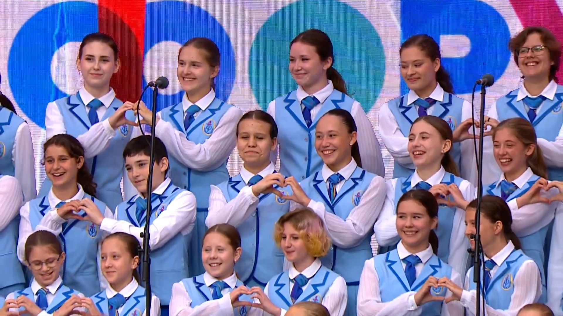 "А я иду шагаю по Москве", Ансамбль Локтева. "And I walk, I walk through Moscow", Loktev Ensemble. смотреть онлайн