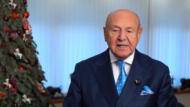 Поздравление с наступающим Новым годом директора Центра Геннадия Тихоновича Сухих смотреть онлайн