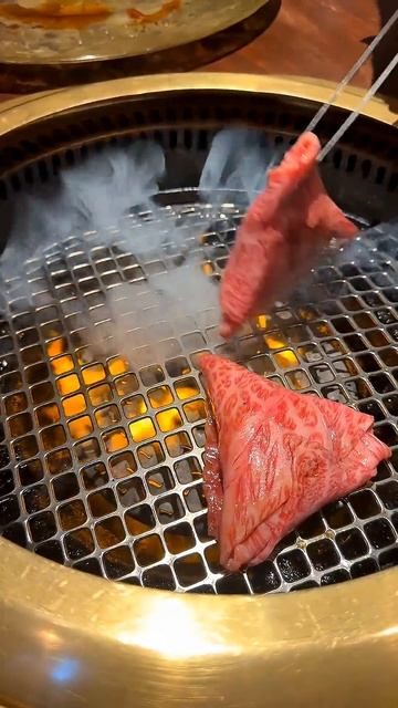 Восхитительный вкус мяса и насыщенный вкус яичного желтка идеально сочетаются. смотреть онлайн