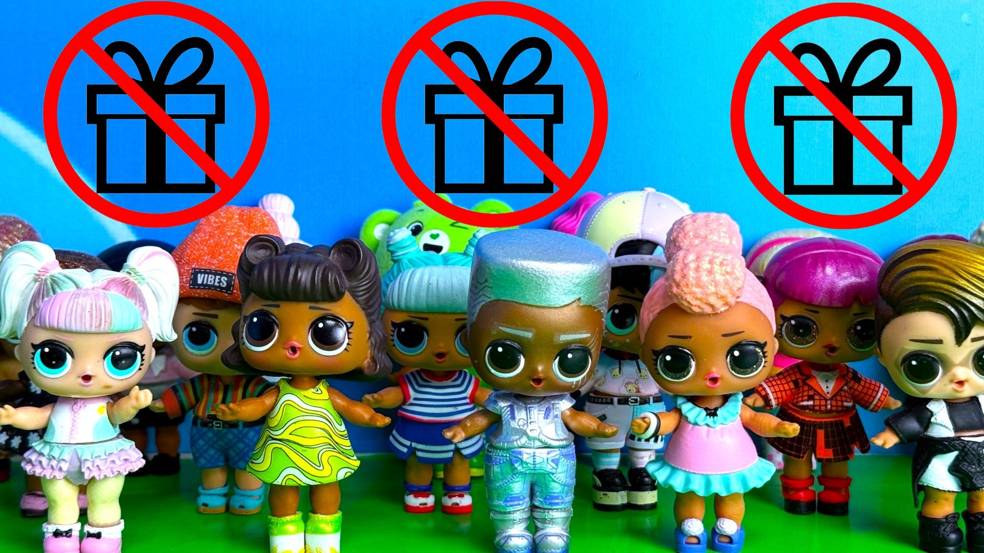 ВСЕ КУКЛЫ ЛОЛ ОСТАЛИСЬ БЕЗ ПОДАРКОВ🎁😱 смешная история куклы мультики смотреть онлайн