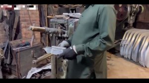 Изготовление капотов автомобиля. Пакистан.