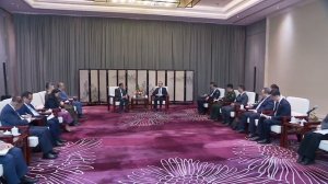 Глава МИД КНР обсудил с камбоджийским коллегой мирное урегулирование конфликта с Таиландом