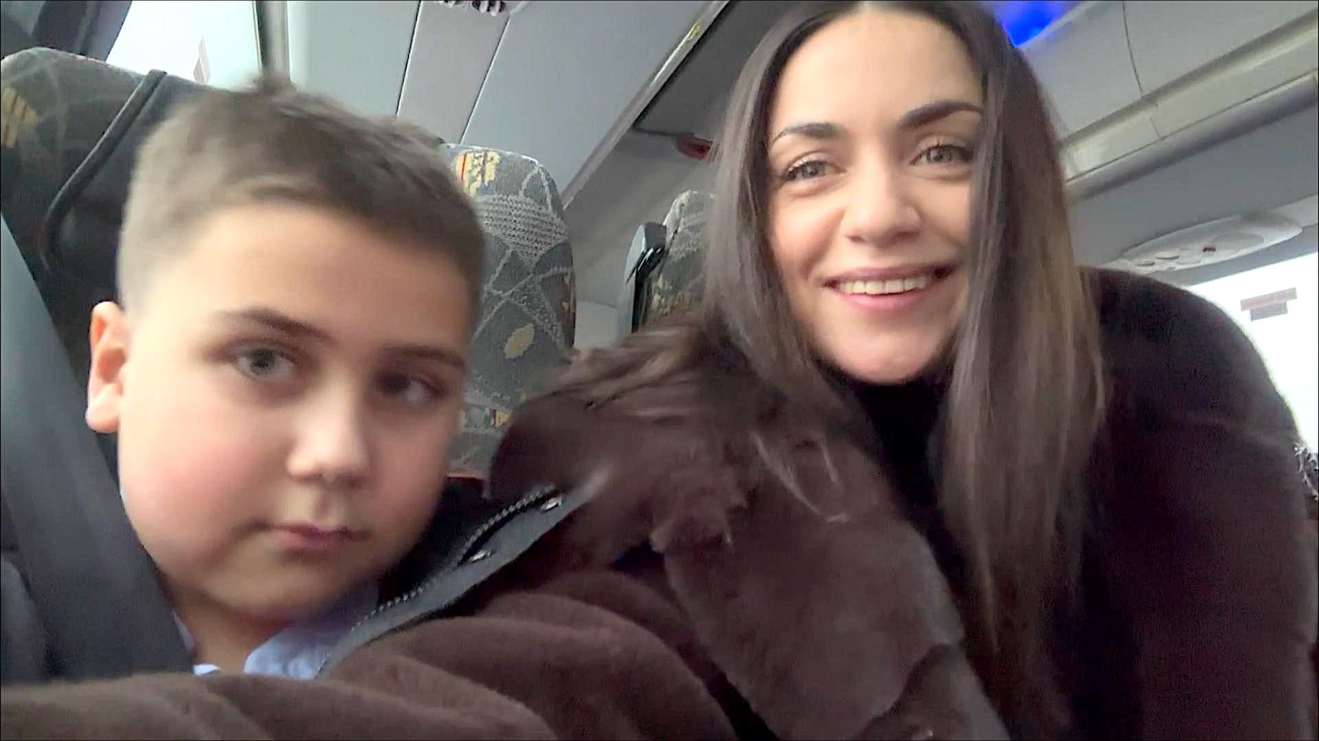 Побывали на кондитерской фабрике "Красный октябрь" / Уехала одна на дачу смотреть сериалы смотреть онлайн