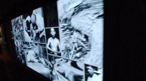 Поворотная железнодорожная платформа в горе идут рельсы по ним подвозят боеприпасы