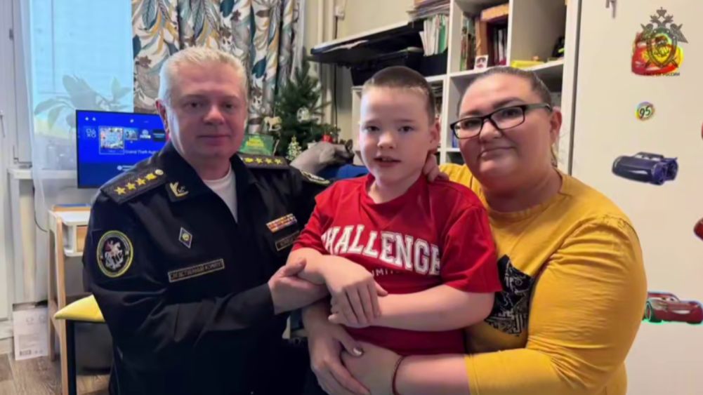 Заместитель Председателя СК России — руководитель ГВСУ принял участие в акции «Ёлка желаний» смотреть онлайн