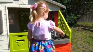 Игрушки и Настя Дом с горкой для детей