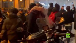 معركة رأس السنة.. شوارع باريس تشتعل بعد فوز الجزائر في كأس الأمم الإفريقية