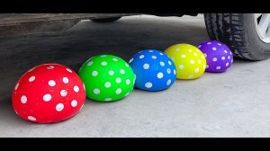 Машина давит предметы колесом! Эксперименты с колесом! Давим орбизы в горошек! Залипалка ASMR