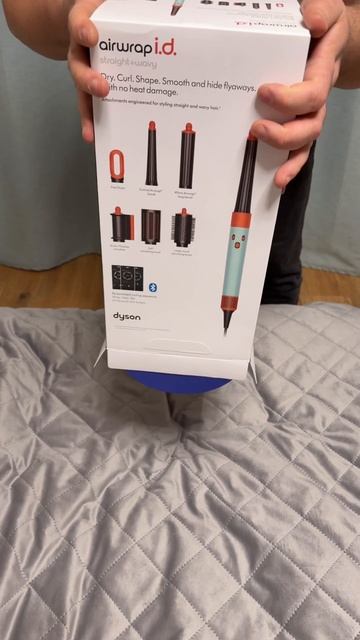 Распаковка подарочка для жены. А что вы подарите своей половинке?Или что хотите чтобы подарили вам? смотреть онлайн