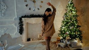 Сабрина Карпентер - Santa Doesn’t Know You Like I Do