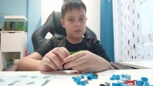 собираем Бони из лего