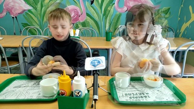 Обзор на школьный завтрак от учеников 2 «Э» класса Дми? смотреть онлайн