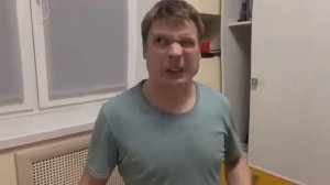 Пацаны вырывают зуб в домашних условиях.