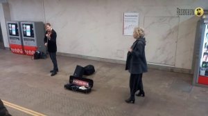 Музыка группы «Мираж» и танцы в метро