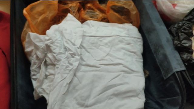 Hемного теплее за стеклом, но злые моpозы
Вхожу в эти двеpи, словно в сад июльских цветов
Я их так х смотреть онлайн