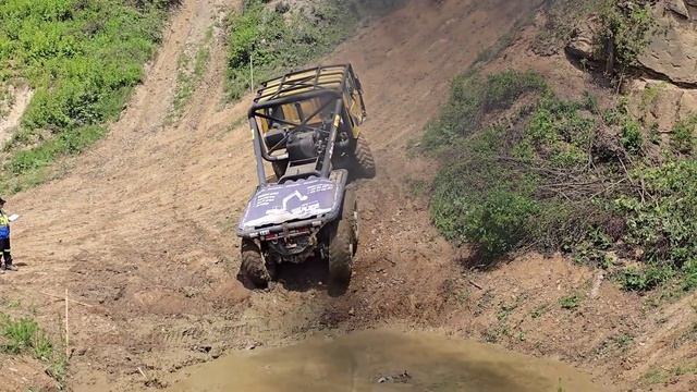 Безумие на бездорожье. Грузовики, тракторы. Большая подборка смотреть онлайн