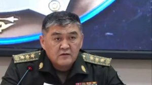 В Киргизии силовик отчитал китайского бизнесмена за русский язык.