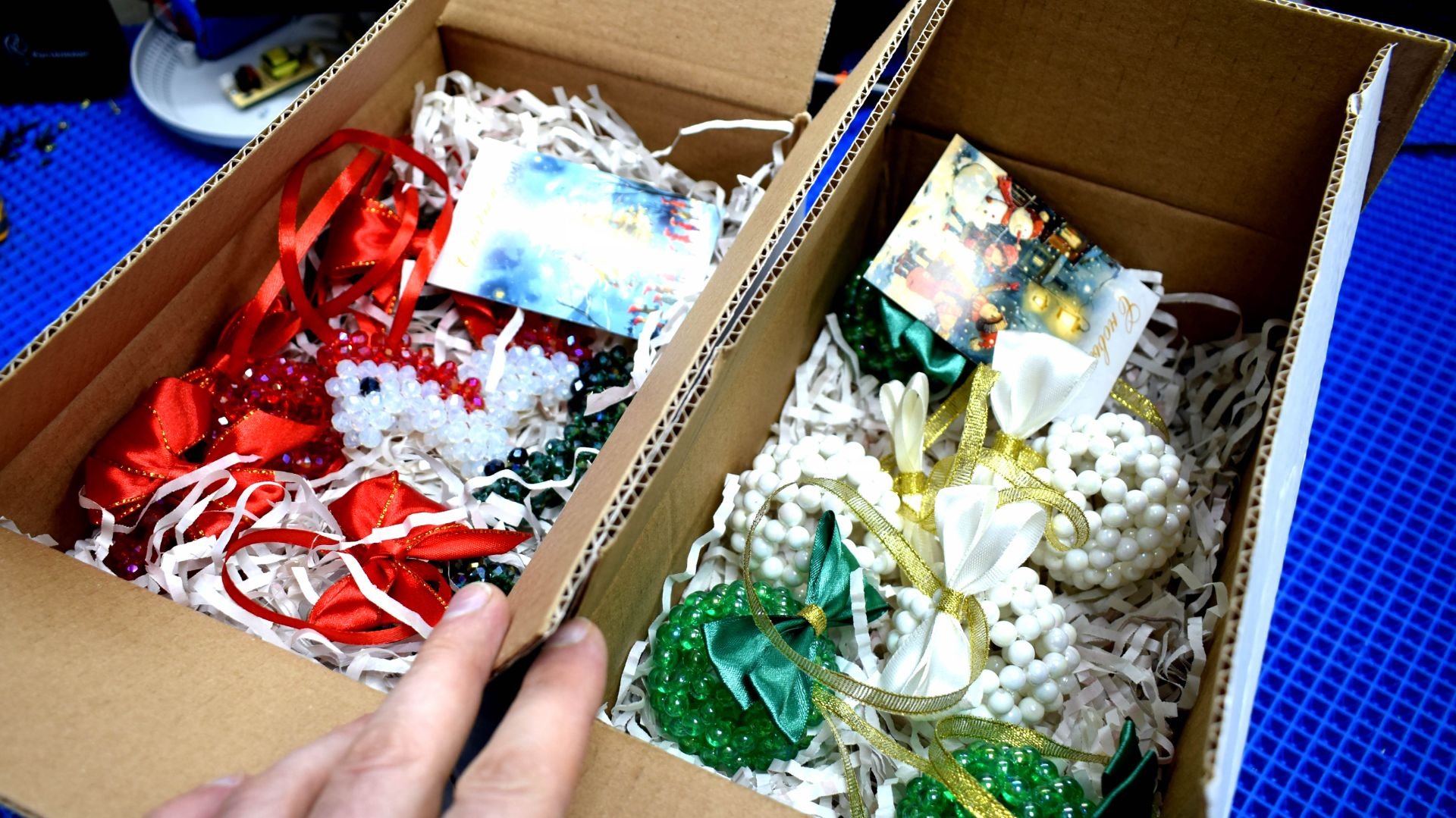 С Новым 2026 годом! Несколько слов о подарках и новогодних игрушках смотреть онлайн