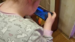 Ребёнок с Синдром Дауна и смартфон...