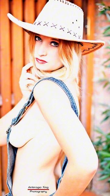 Izabella 16 - Ambrogio King Photography & Styling