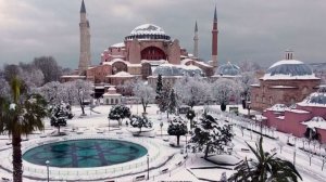 Турцию завалило снегом: Гигантские сугробы на улицах, движение по автодорогам заблокировано