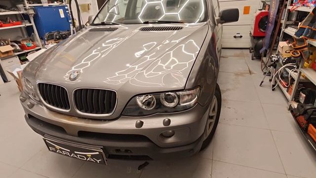 BMW x5 e53 рестайлинг. Улучшение штатного света. Установка светодиодных модулей Aozoom k3 pro 2025 смотреть онлайн
