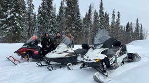 НАГРЯНУЛА РЫБООХРАНА. ЖОР ХАРИУСА ПРОДОЛЖАЕТСЯ. ЖИЗНЬ И БЫТ В ТАЕЖНОМ ЛЕСУ. ЧАСТЬ4