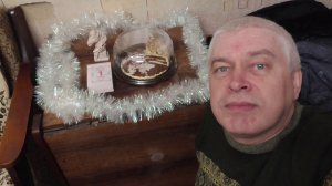 Сегодня Новый год, 1 января 2026 год. С Новым годом! Кусок торта, фигурка лошади, календарь