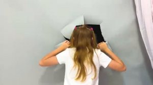 Настя и Эвелин играют в прятки