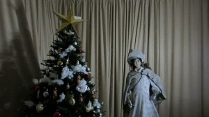 21 тем временем за окном