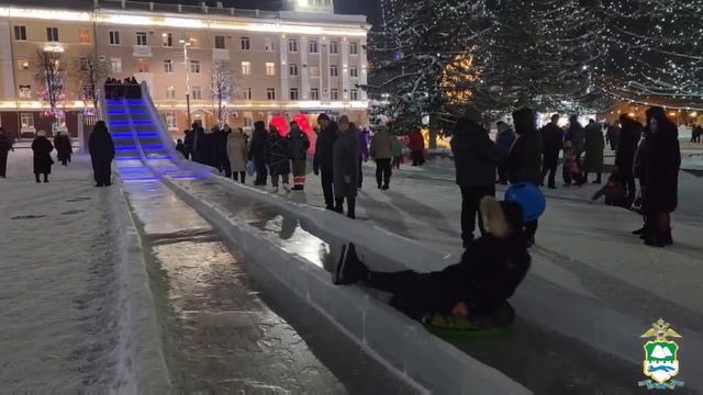 Сотрудники полиции обеспечили общественный порядок в новогоднюю ночь в Зауралье смотреть онлайн