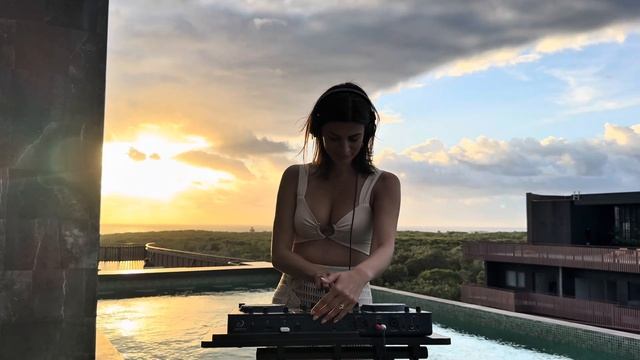 Nedaji  Live @ Tulum Beach  Progressive House Sunset DJ Set смотреть онлайн