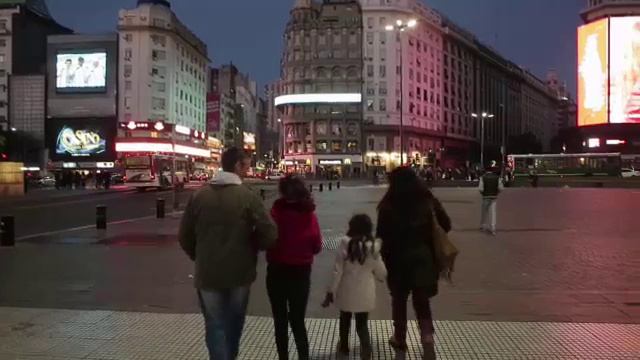 Big Question 3 BI family смотреть онлайн