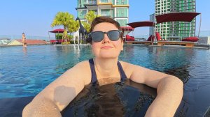 Вован ПРОШТРАФИЛСЯ! 1 января НЕ КАК У ВСЕХ, ОТКИСАЕМ вдвоём в ШИКАРНОМ бассейне! ПЛАВАЕМ в Таиланде