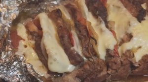 «Свинина Гармошка с Сыром: Тающее во рту мясо, которое покорит всех! Готовим на даче!»