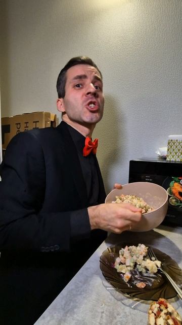 Буквально в каждой семье перед Новым годом смотреть онлайн