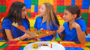 Картонная пушистая и лего школы Насти и друзей