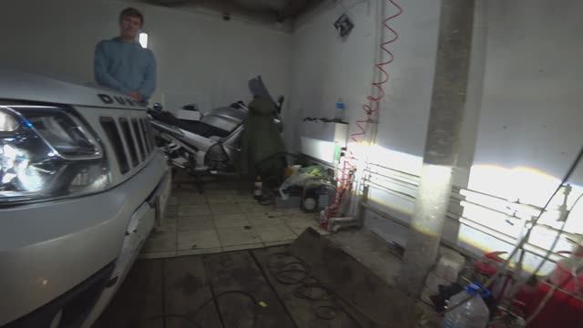 Би лед на Рено Дастер смотреть онлайн